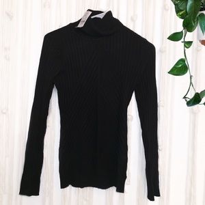 NEW YORK &Company  NWT women’s sweater. M